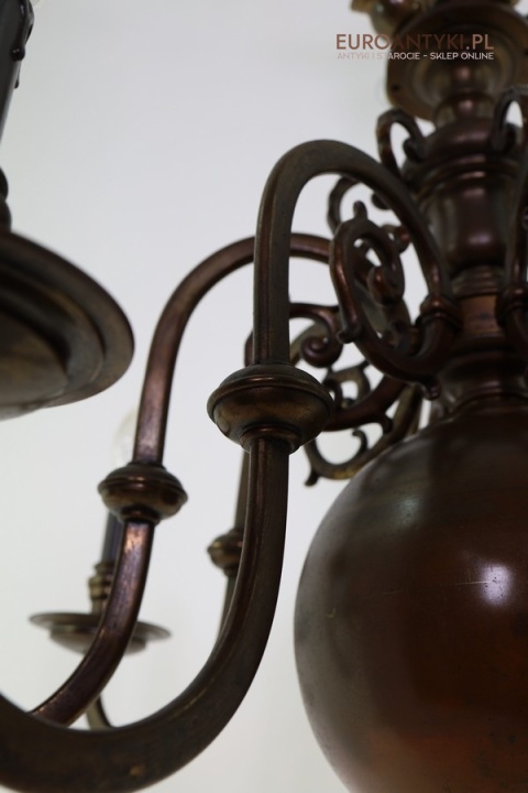 retro żyrandol kancelaria adwokacka