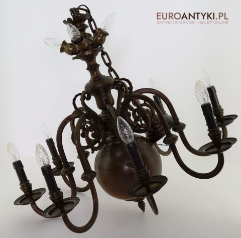 muzealny żyrandol z kościoła