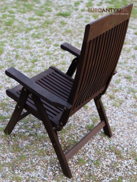 retro krzesło ogrodowe z ciemnego drewna