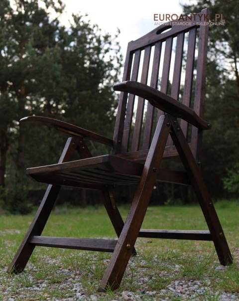 teak rustykalne krzesła na werande