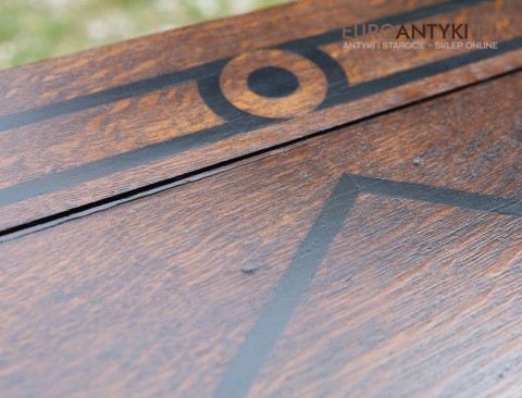 zabytkowy mebel neorenesansowy do kawiarni