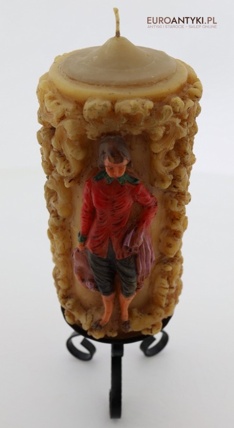 barokowa świeca na metalowym świeczniku