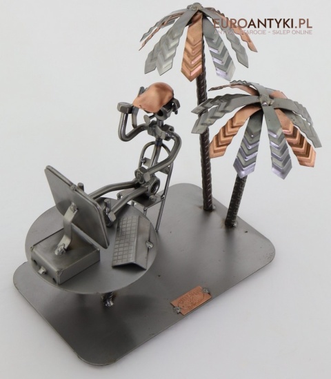 metalowa ozdoba biurowa