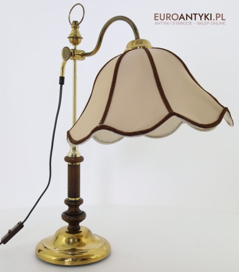 vintage lampa z kremowym kloszem