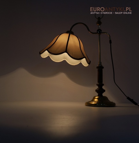 lampka stołowa retro z klasycznym abażurem