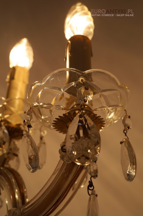 lampa stołowa maria teresa z dekoracyjnymi zawieszkami