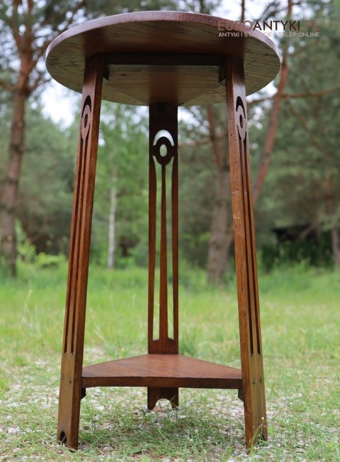 stoliczek secesyjny
