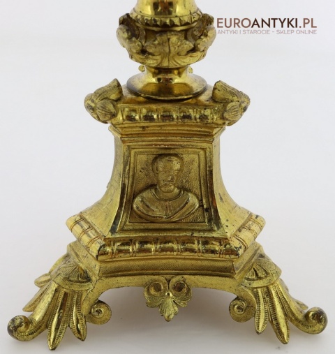 krzyż neogotycki z Jezusem