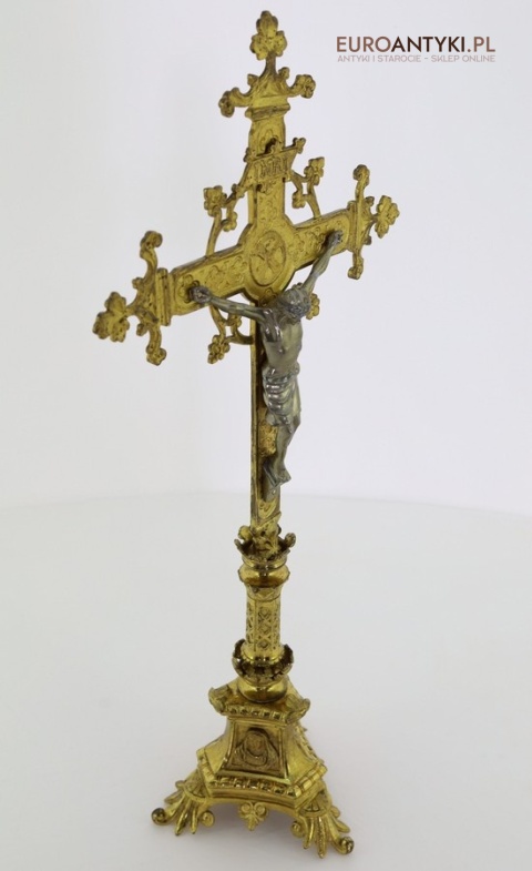 antyczny krzyż do kaplicy lub klasztoru