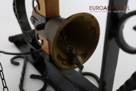 rustykalny dzwonek do pensjonatu