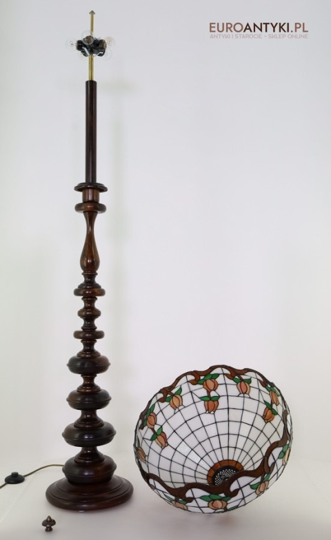 tiffany lampa stojąca na podłodze