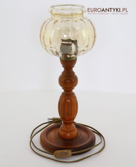 wiejska rustykalna lampa stołowa