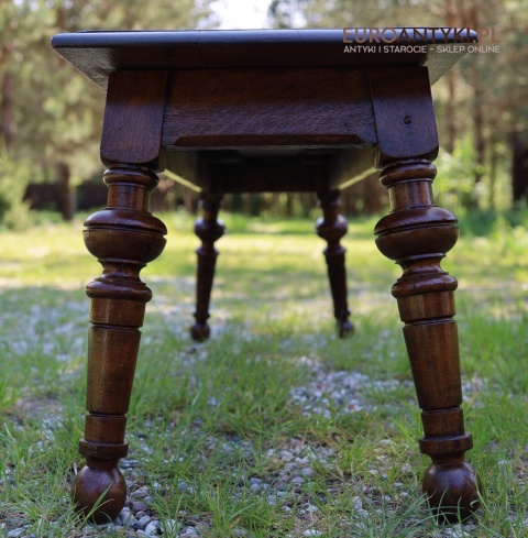 ławka retro z toczonymi nogami