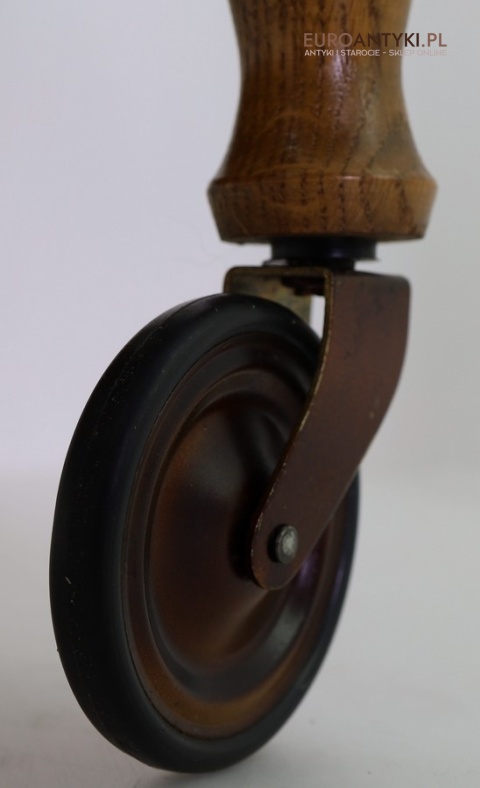 barek na ruchomych kółkach