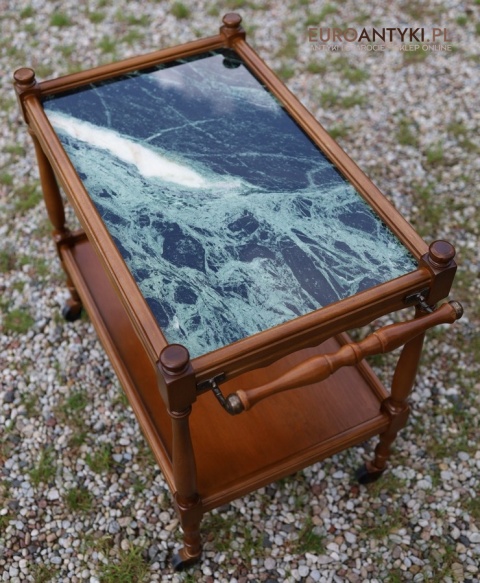 gabinetowy barek na alkohol