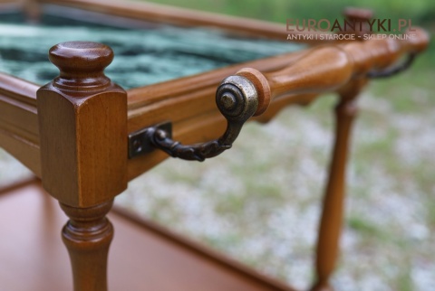 barek na kółkach z marmurem