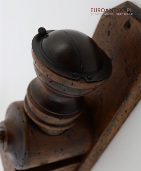 Stylowy drewniany młynek retro z lat 60/70 – francuski design w rustykalnym stylu do twojej kuchni lub kawiarni 🍂