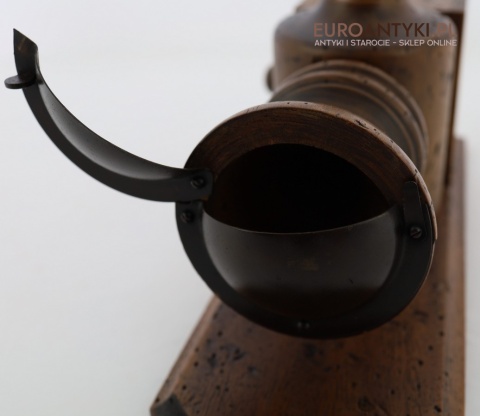 Stylowy drewniany młynek retro z lat 60/70 – francuski design w rustykalnym stylu do twojej kuchni lub kawiarni 🍂