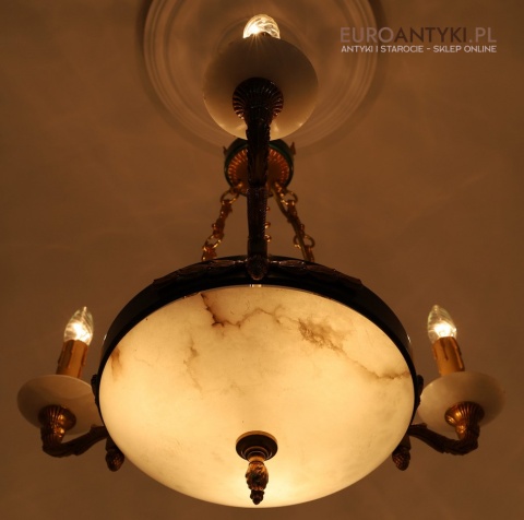 Stylowy żyrandol Empire z marmurowymi kloszami – luksusowe oświetlenie do salonu, gabinetu lub holu