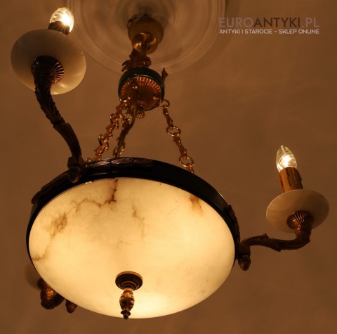 Stylowy żyrandol Empire z marmurowymi kloszami – luksusowe oświetlenie do salonu, gabinetu lub holu