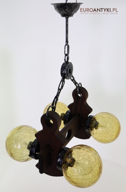 wiejski żyrandol do salonu