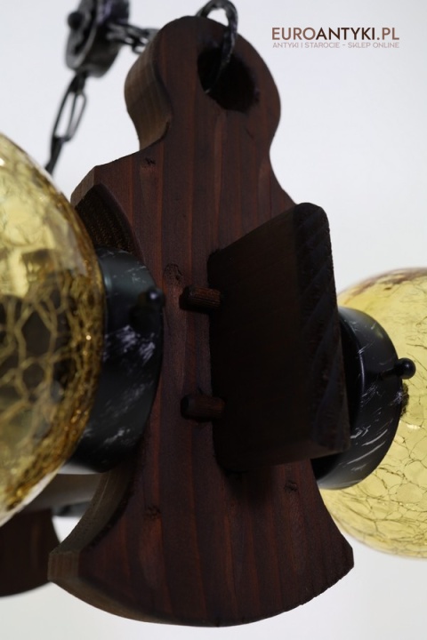 dekoracyjny żyrandol retro