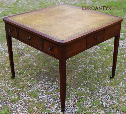 Zabytkowy stolik do kart / partnerski z epoki edwardiańskiej – lite drewno i skórzany blat (Anglia, ok. 1900 r.)
