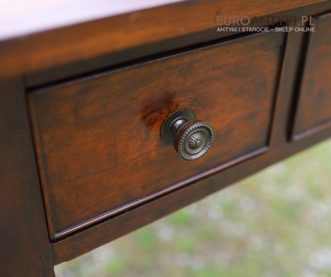 Zabytkowy stolik do kart / partnerski z epoki edwardiańskiej – lite drewno i skórzany blat (Anglia, ok. 1900 r.)