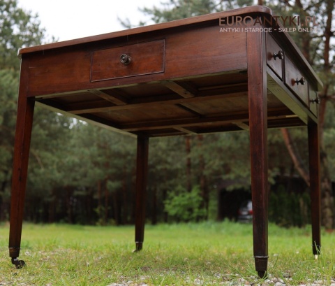 Zabytkowy stolik do kart / partnerski z epoki edwardiańskiej – lite drewno i skórzany blat (Anglia, ok. 1900 r.)