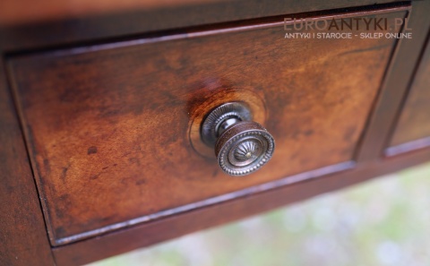 Zabytkowy stolik do kart / partnerski z epoki edwardiańskiej – lite drewno i skórzany blat (Anglia, ok. 1900 r.)