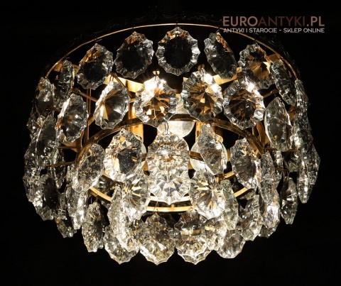 retro oświetlenie do pubu z kryształowym akcentem