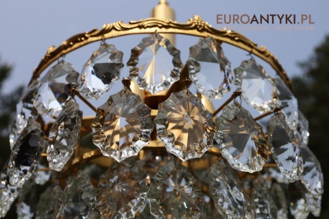 wisząca lampa kryształowa na korytarz