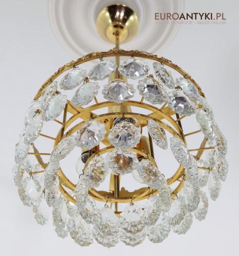 żyrandol z kryształami do biura z eleganckim blaskiem