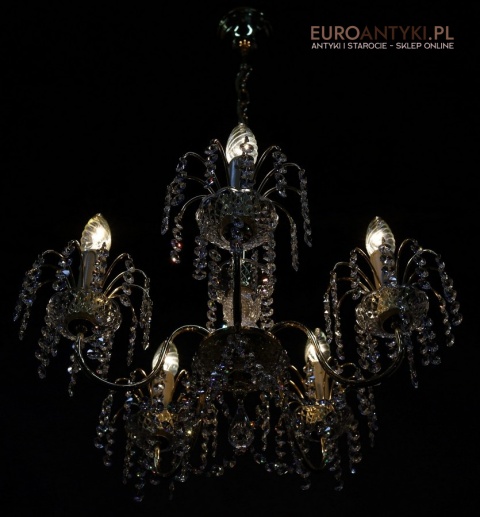 stylowy zyrandol kryształowy