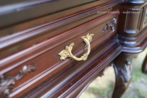 komoda ludwikowska z połowy XX wieku