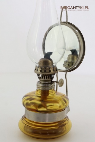 Antyczna lampa naftowa vintage z lustrem – żółta podstawa, rustykalny klimat
