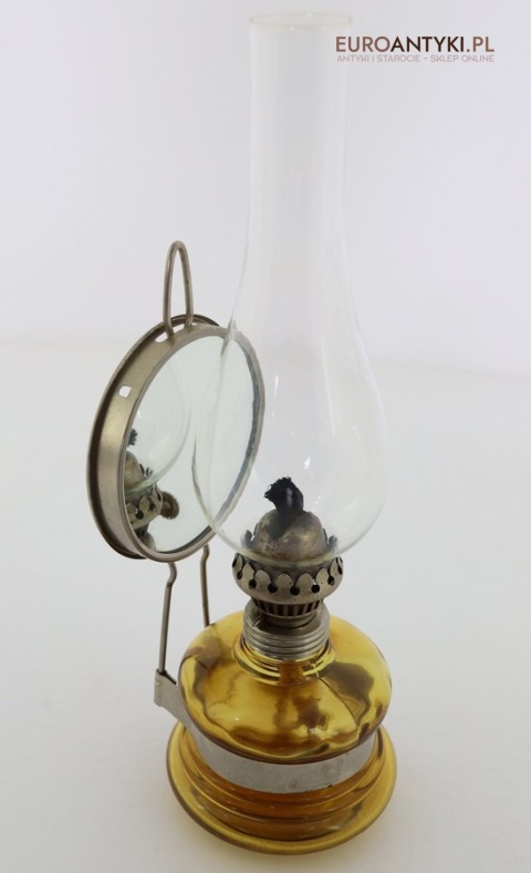 Vintage lampa naftowa z kominem szklanym i lustrem