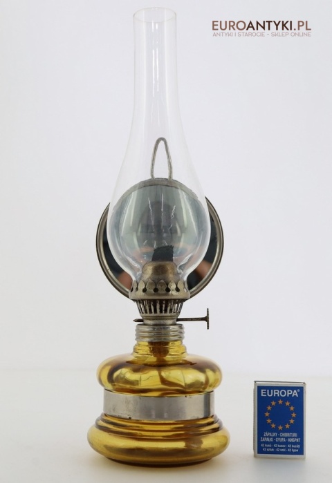Antyk lampa naftowa retro w dobrym stanie