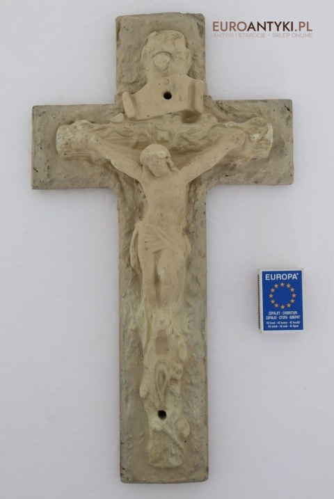 prymitywny krzyż betonowy