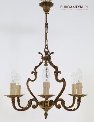 Antyczny żyrandol pałacowy z mosiądzu – klasyczne oświetlenie vintage z połowy XX wieku