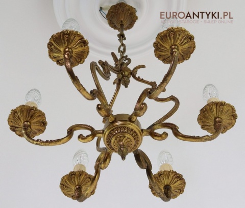 Klasyczne oświetlenie vintage z epoki