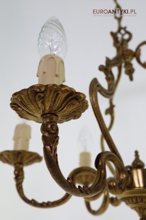 Złoty żyrandol mosiężny z patyną