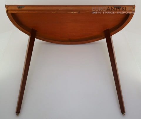 neoklasyczna konsola z drewna