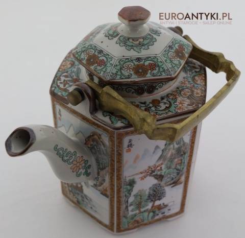 Porcelanowy czajniczek chiński kolekcjonerski XX w.