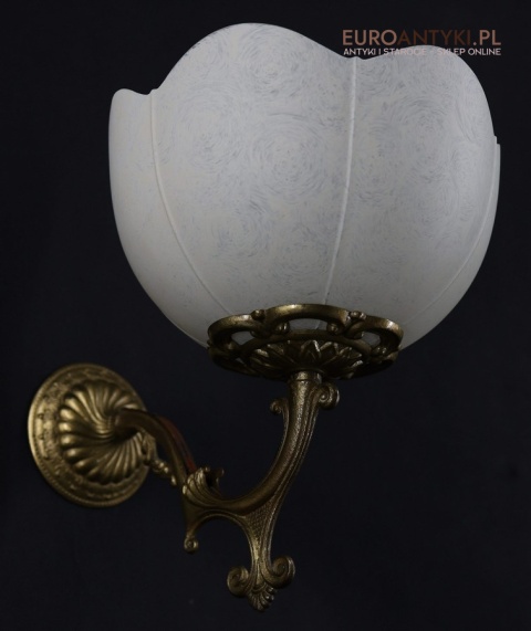 Mosiężne kinkiety retro do przedpokoju