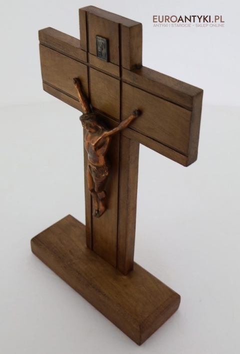 krzyż antyczny do sali katachetycznej