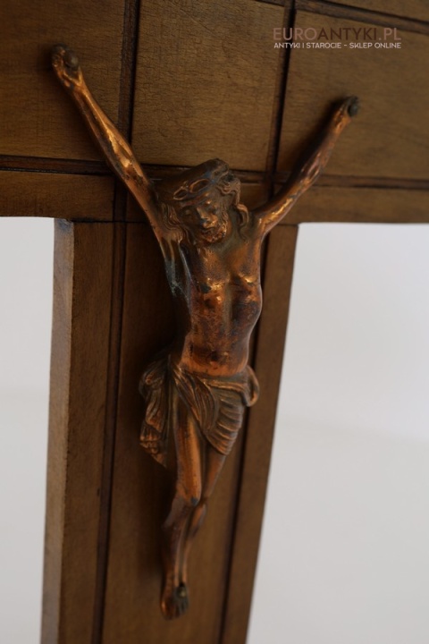 antyczny Jezus Chrystus na krzyżu