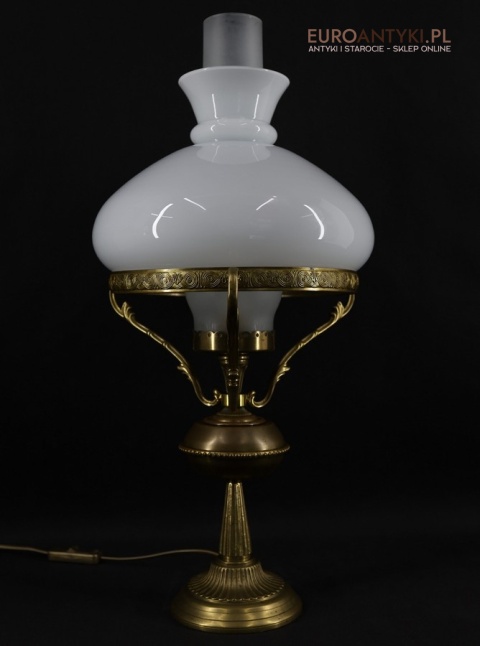 zabytkowa lampa stołowa