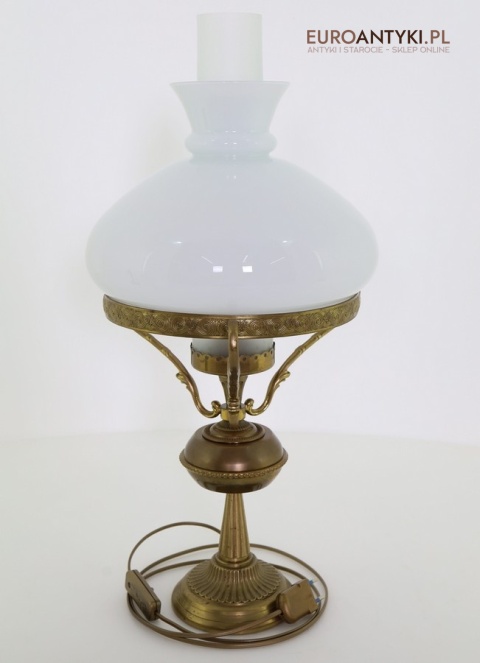 elegancka lampa stołowa