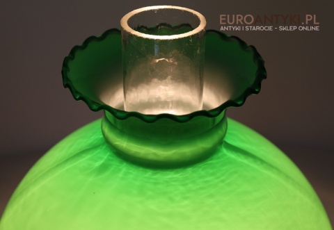 zielony szklany klosz do lampy stołowej